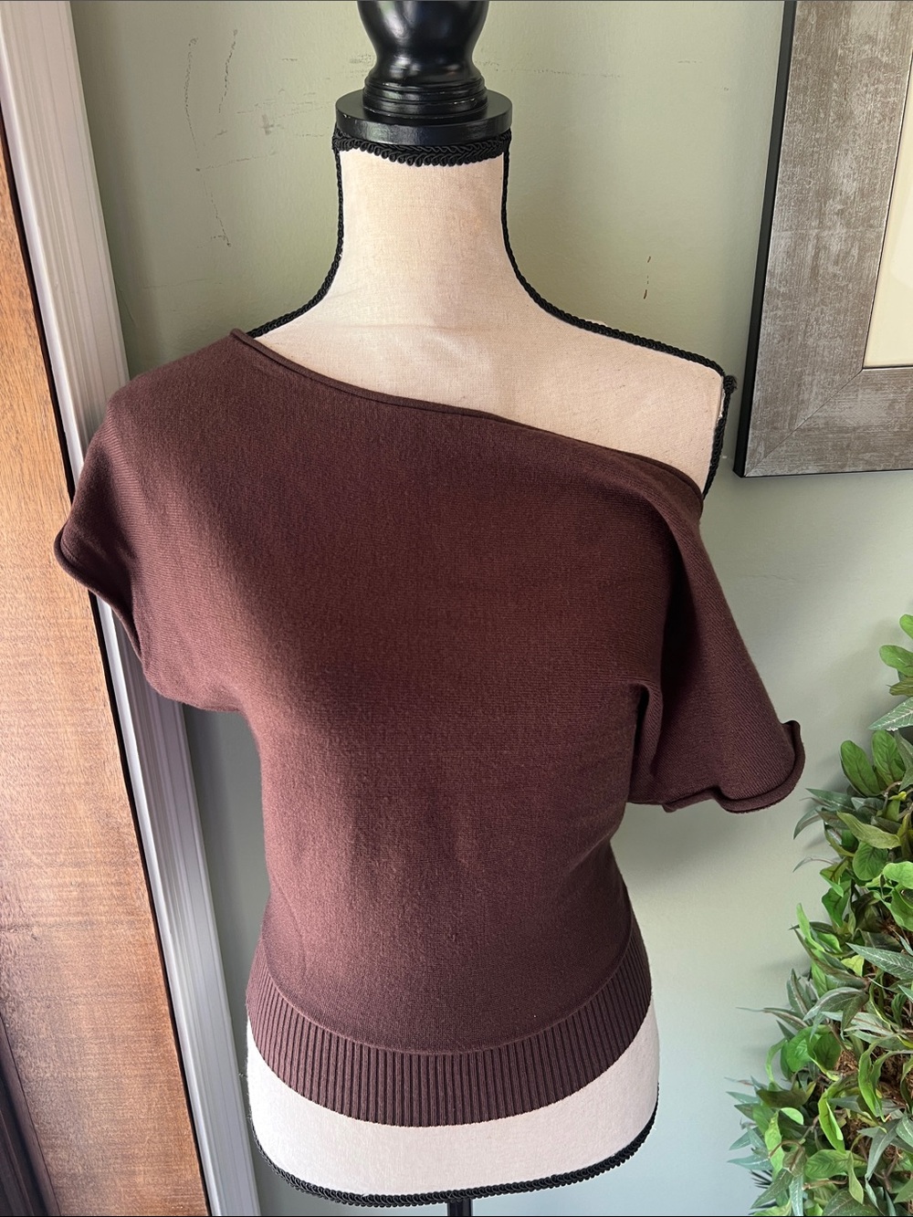 Willow & Wind Off-the-Shoulder Brown Knit Sweater